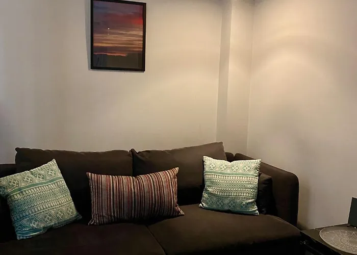 Dreamy Central Corner