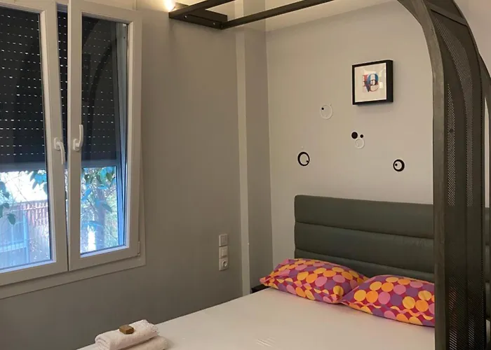 Dreamy Central Corner